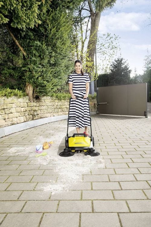 Produktbild: K&auml;rcher Home & Garden S4 Twin Hand Kehrmaschine Arbeitsbreite 680 mm 1 St.