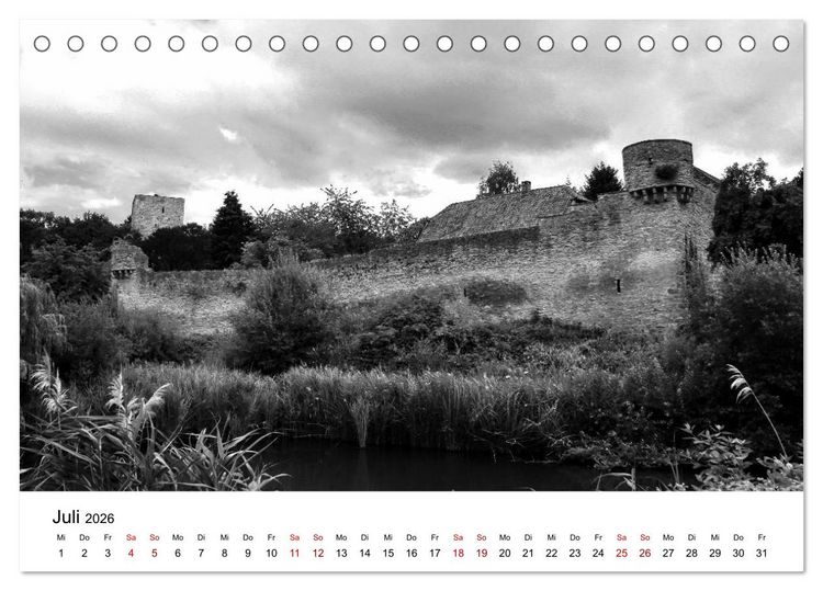 Produktbild: Burgen in schwarzwei&szlig; - Wie aus alten Zeiten (Tischkalender 2026 DIN A5 quer), CALVENDO Monatskalender