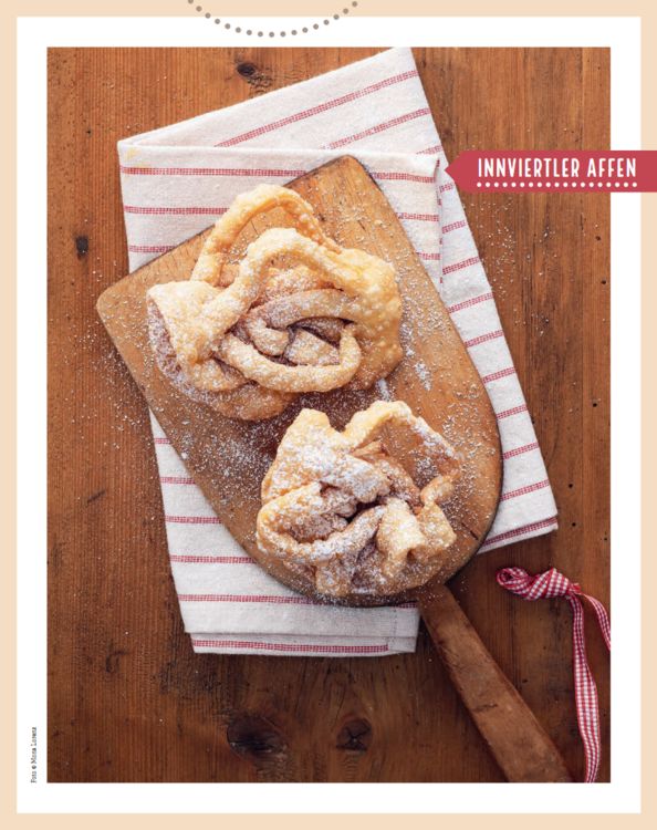 Produktbild: B&auml;uerinnen backen traditionelles Festgeb&auml;ck