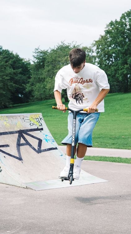 Produktbild: SIX DEGREES Stuntscooter 100 mm schwarz-