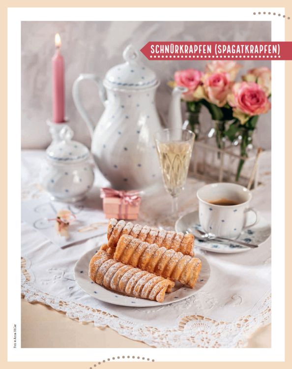 Produktbild: B&auml;uerinnen backen traditionelles Festgeb&auml;ck
