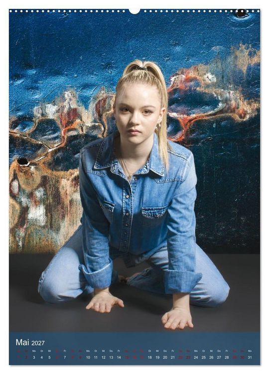 Produktbild: Hailie - Blond in Jeans (hochwertiger Premium Wandkalender 2027 DIN A2 hoch), Kunstdruck in Hochglanz