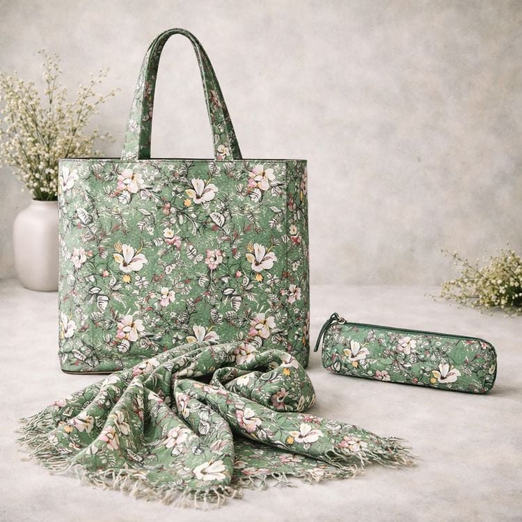 Produktbild: Shopper mit Vogel und Blumenprint ohne Magnet Druckknopf