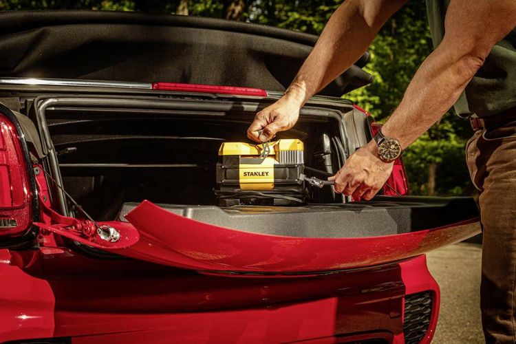 Produktbild: STANLEY SXIF0001 Kompressor 10 bar 12 V Adapter zum Betrieb per Kabel, Digitales Display
