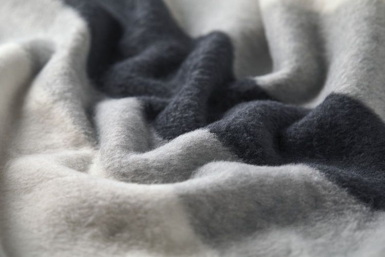 Produktbild: Wohndecke "abstrakte Formen" (GRS)