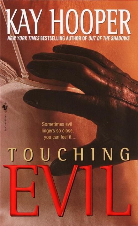 Produktbild: Touching Evil