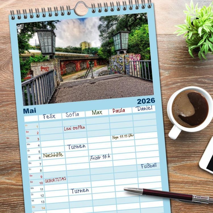 Produktbild: Familienplaner 2026 - Berlin mit 5 Spalten (Wandkalender, 21 x 45 cm) CALVENDO