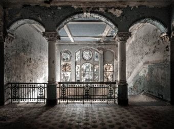 Produktbild: "Beelitz" - Eingangshalle der Heilst&auml;tte in Deutschland (Puzzle)