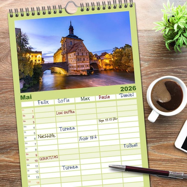 Produktbild: Familienplaner 2026 - Deutschlands sch&ouml;nste Altst&auml;dte - Bayern mit 5 Spalten (Wandkalender, 21 x 45 cm) CALVENDO