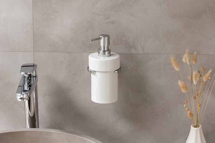 Produktbild: UV-Loc&reg; Seifenspender Mod. Isera, Befestigen ohne Bohren mit innovativem Klebesystem