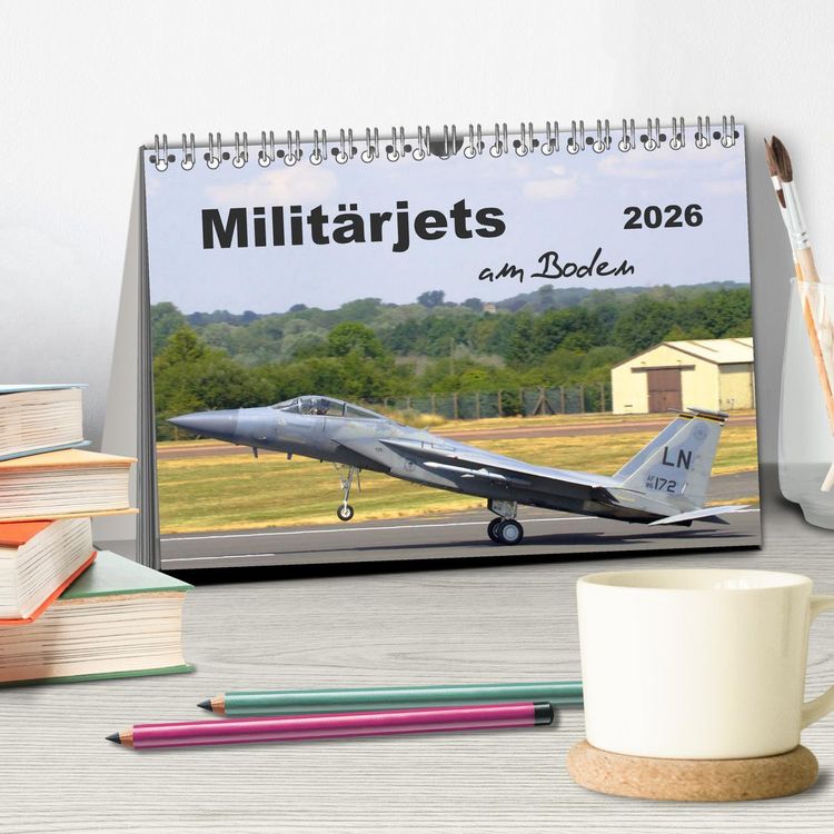 Produktbild: Milit&auml;rjets am Boden (Tischkalender 2026 DIN A5 quer), CALVENDO Monatskalender