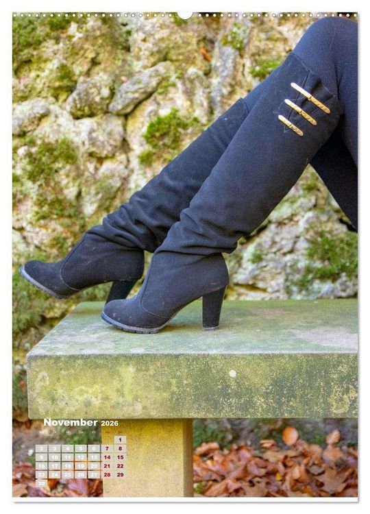Produktbild: Stiefel und High Heels im Herbst (Wandkalender 2026 DIN A2 hoch), CALVENDO Monatskalender