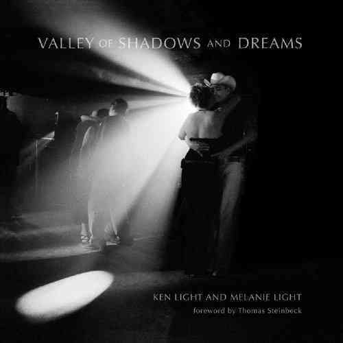 Produktbild: Valley Of Shadows & Dreams