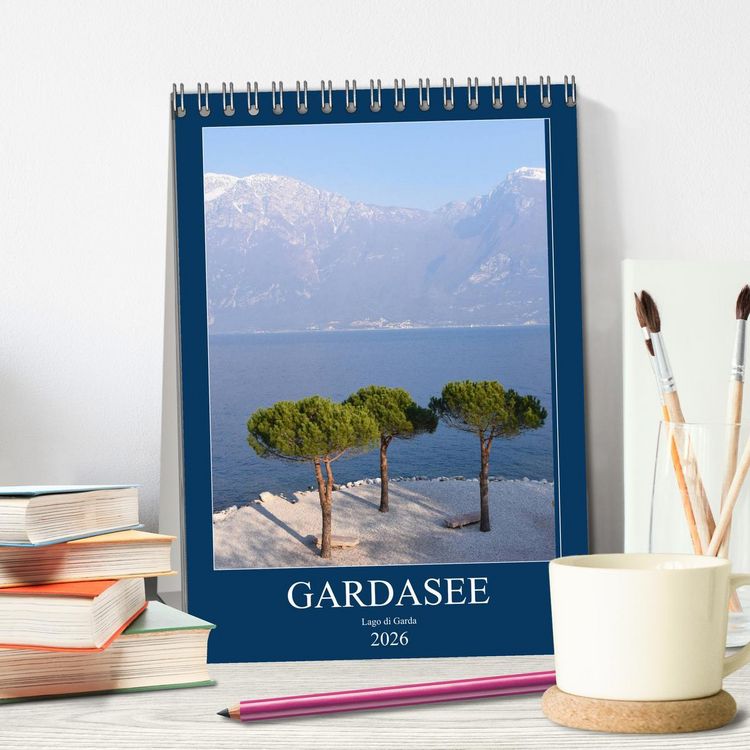 Produktbild: Eine zauberhafte Reise um den Gardasee (Tischkalender 2026 DIN A5 hoch), CALVENDO Monatskalender