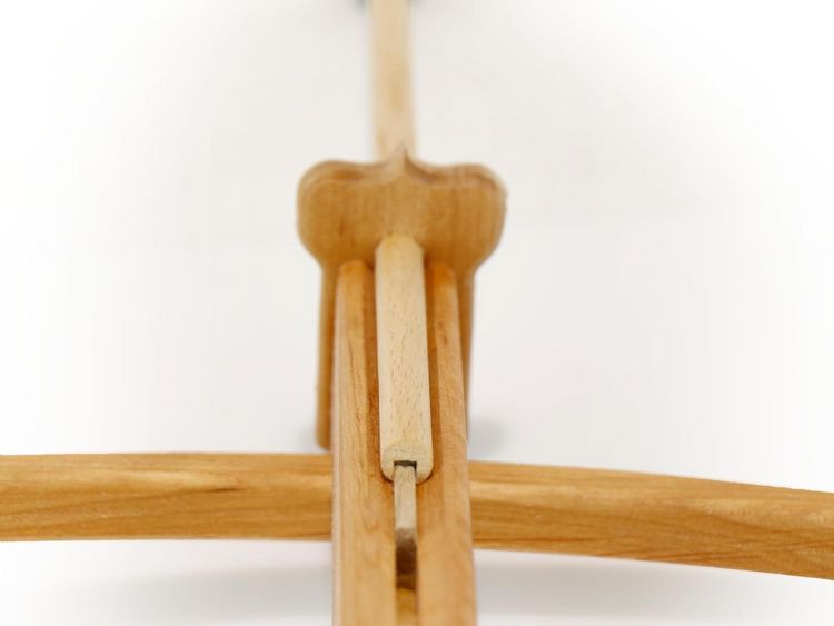 Produktbild: BestSaller 1242 - Kinder-Armbrust inkl. 3 Pfeilen, 57cm, Erlenholz ge&ouml;lt, Holz-Armbrust