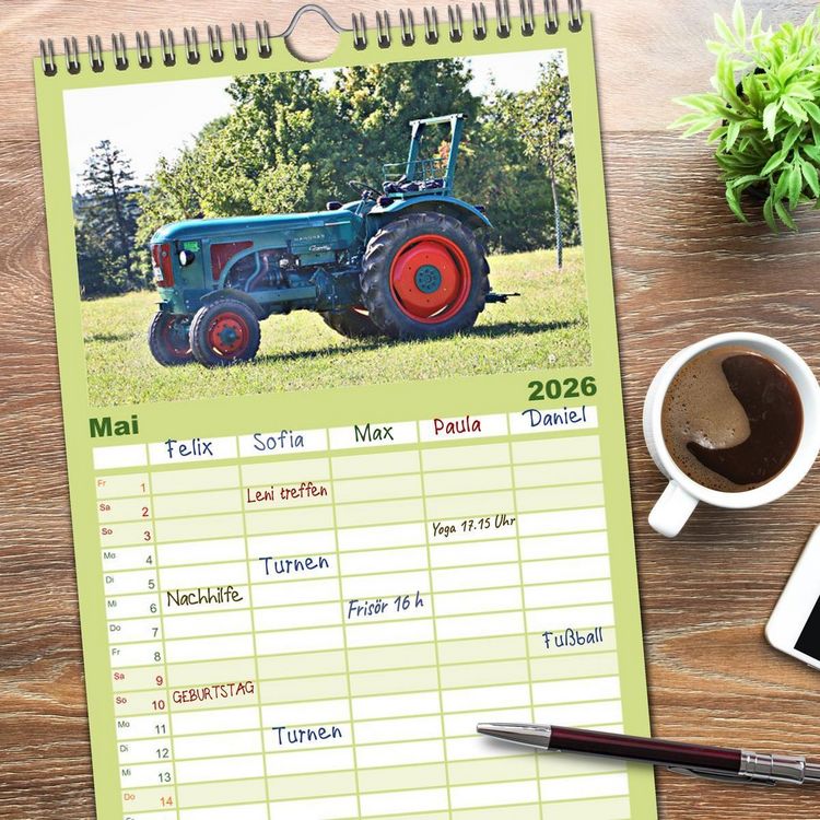 Produktbild: Familienplaner 2026 - M&auml;nnerspielzeug Traktor Inspirationen mit 5 Spalten (Wandkalender, 21 x 45 cm) CALVENDO
