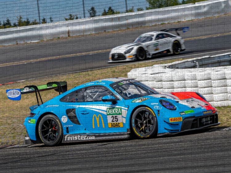 Produktbild: CALVENDO Puzzle Huber Motorsport / Porsche 911 GT3 R | 1000 Teile Lege-Gr&ouml;&szlig;e 64x48cm Foto-Puzzle f&uuml;r gl&uuml;ckliche Stunden