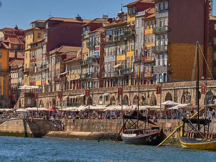 Produktbild: CALVENDO Puzzle Ein Motiv aus dem Kalender Farbenfrohes Porto | 1000 Teile Lege-Gr&ouml;&szlig;e 64x48cm Foto-Puzzle f&uuml;r gl&uuml;ckliche Stunden