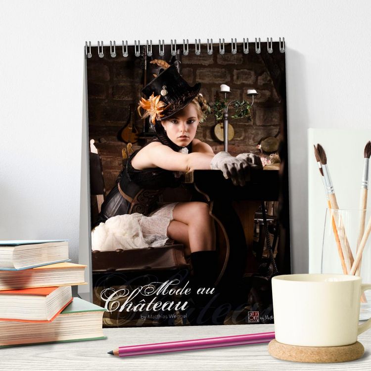 Produktbild: Mode au Chateau (Tischkalender 2026 DIN A5 hoch), CALVENDO Monatskalender
