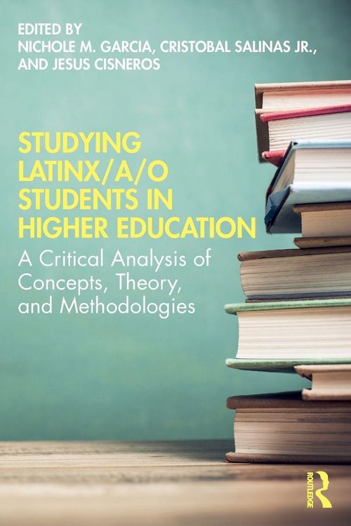Produktbild: Studying Latinx/a/o Students in Higher Education