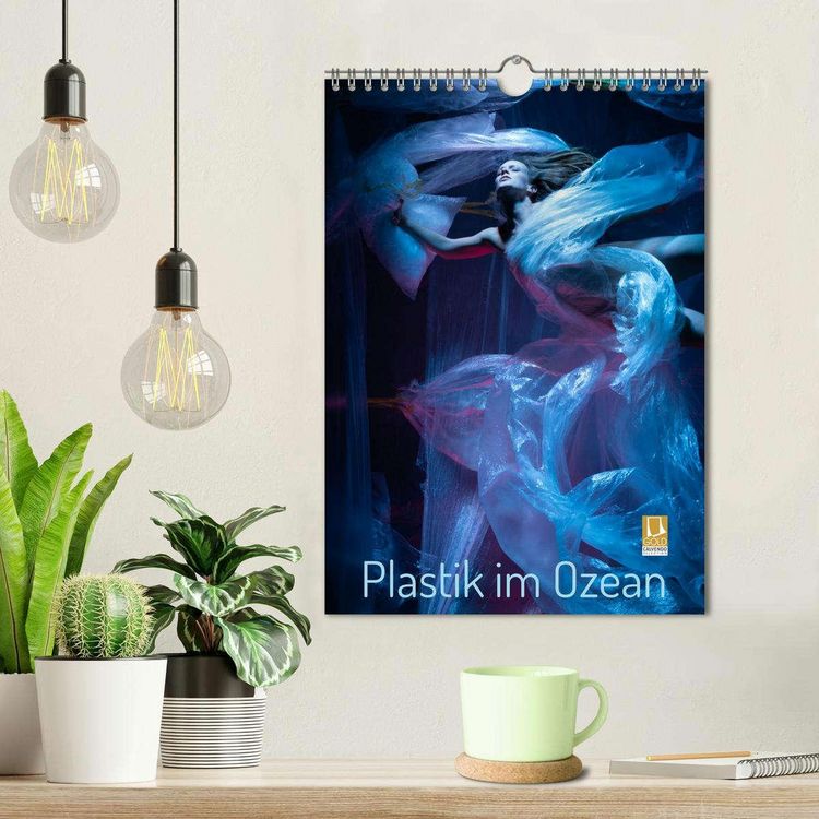 Produktbild: Plastik im Ozean (Wandkalender 2026 DIN A4 hoch), CALVENDO Monatskalender