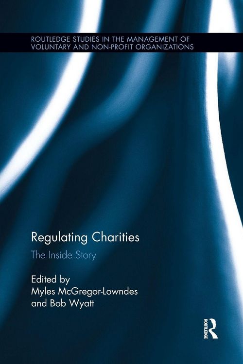 Produktbild: Regulating Charities