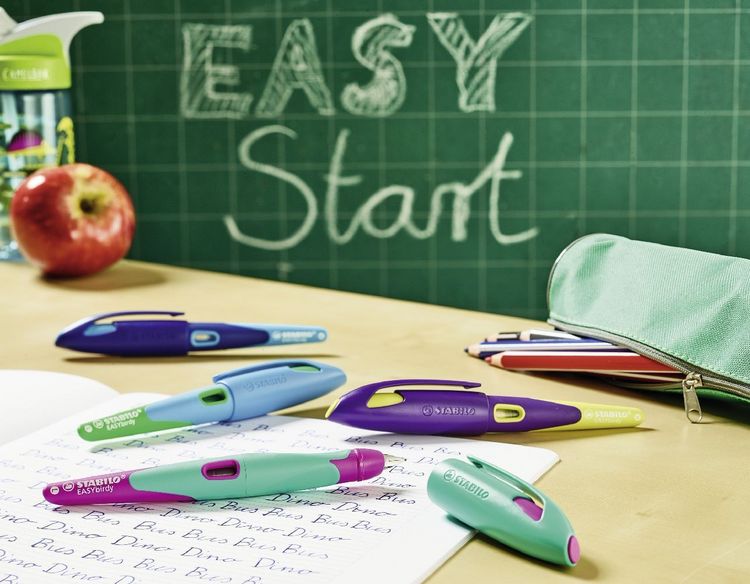 Produktbild: STABILO Rechtsh&auml;nder-Griffst&uuml;ck f&uuml;r ergonomischen Schulf&uuml;ller mit Anf&auml;nger-Feder A -   EASYbirdy in schwarz