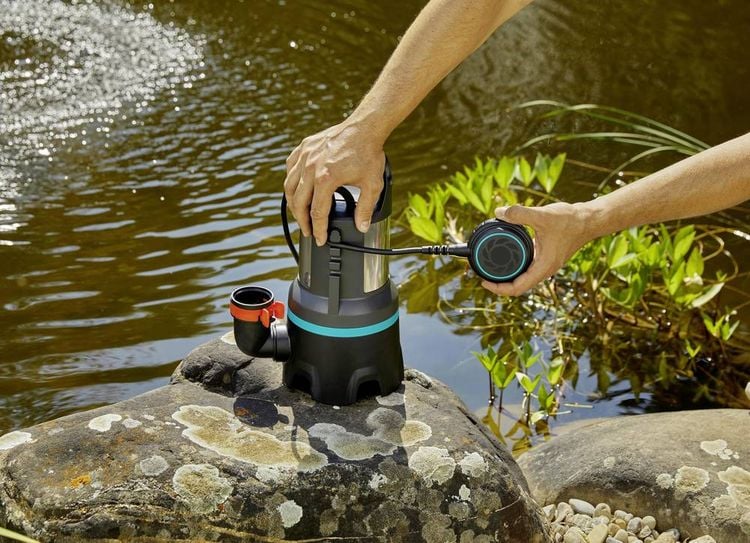 Produktbild: GARDENA 09042-61 16000 Schmutzwasser-Tauchpumpe 16.000 l/h 7 m