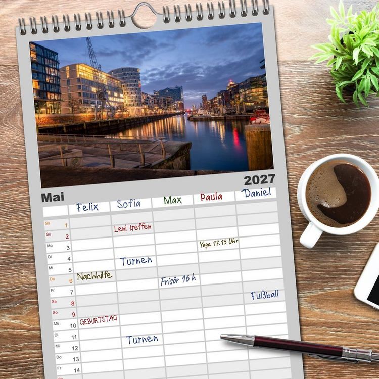 Produktbild: Familienplaner 2027 - Hamburgs Hafenlichter mit 5 Spalten (Wandkalender, 21 x 45 cm) CALVENDO