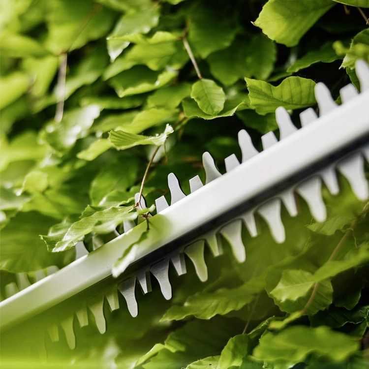 Produktbild: GARDENA Akku-Heckenschere EasyCut 55/18V P4A solo Akku Akku-Heckenschere Li-Ion 550mm