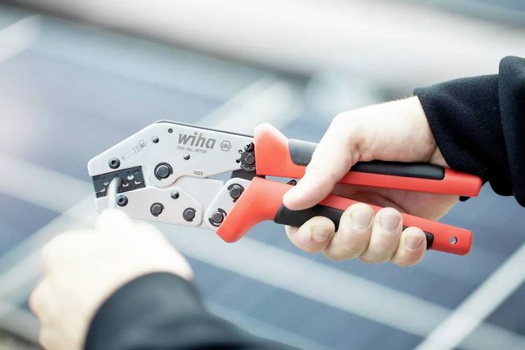 Produktbild: Wiha MC4 45796 Crimpzange 1 St&uuml;ck Photovoltaik-Verbinder, Solar-Steckverbinder 2.5 bis 6mm&sup2;