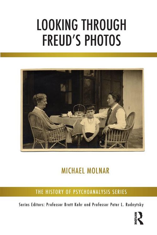 Produktbild: Looking Through Freud's Photos