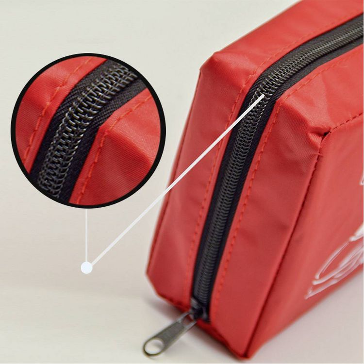 Produktbild: besTreat 3 in 1 Car first aid kit Verbandtasche Inkl. Warndreieck Bus, Wohnmobile, Pkw, SUV (L x B x H) 130 x 440 x 60 mm EN 14683 DIN 13164 1 St.