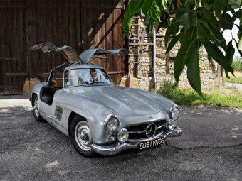Produktbild: CALVENDO Puzzle Mercedes 300 SL Fl&uuml;gelt&uuml;rer | 1000 Teile Lege-Gr&ouml;&szlig;e 64x48cm Foto-Puzzle f&uuml;r gl&uuml;ckliche Stunden