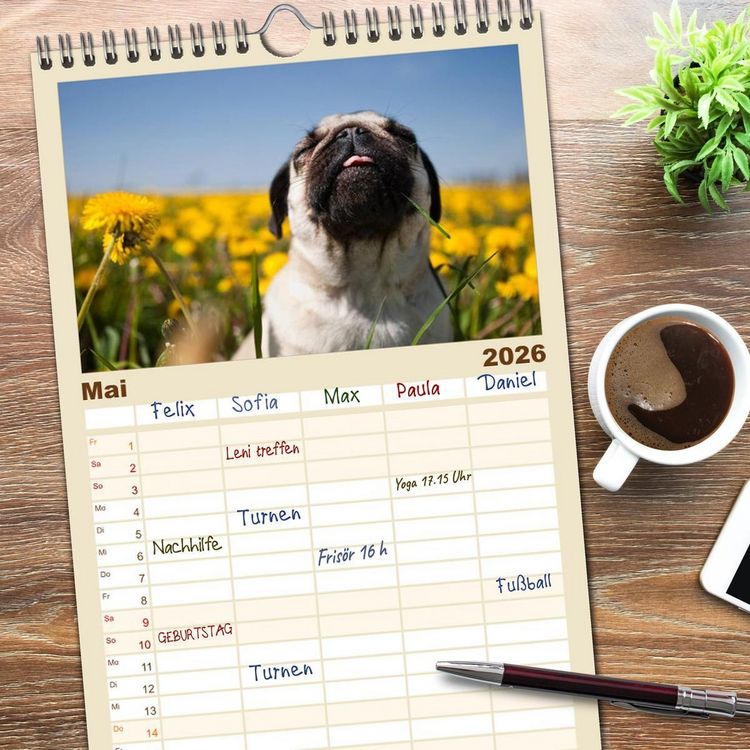 Produktbild: Familienplaner 2026 - Mops mit 5 Spalten (Wandkalender, 21 x 45 cm) CALVENDO