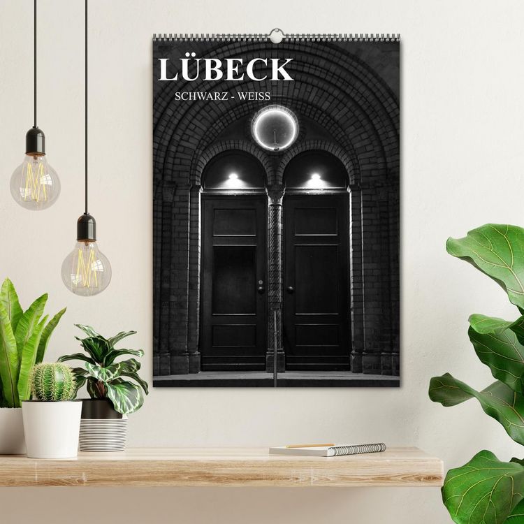 Produktbild: L&uuml;beck schwarz-wei&szlig; (Wandkalender 2026 DIN A2 hoch), CALVENDO Monatskalender