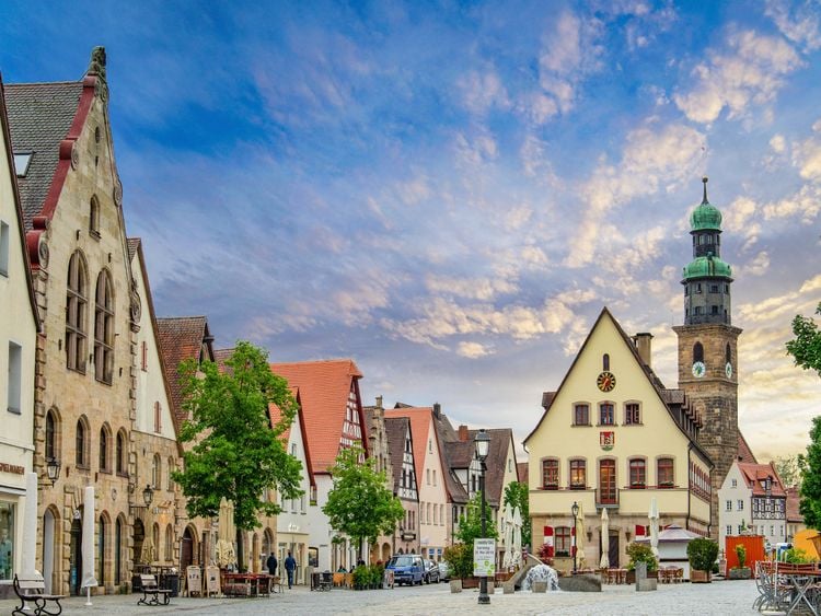 Produktbild: CALVENDO Puzzle Marktplatz in Richtung Altes Rathaus | 1000 Teile Lege-Gr&ouml;&szlig;e 64x48cm Foto-Puzzle f&uuml;r gl&uuml;ckliche Stunden