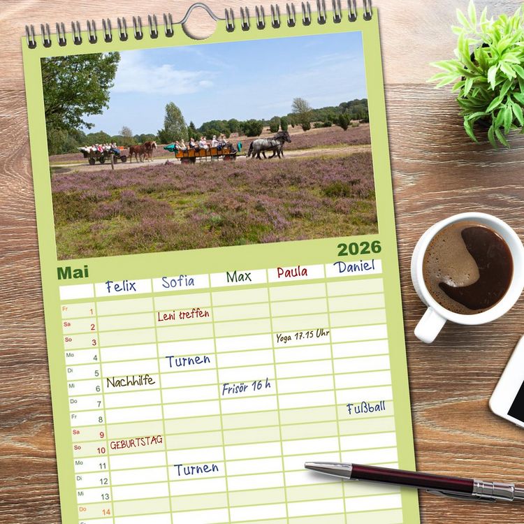 Produktbild: Familienplaner 2026 - Die L&uuml;neburger Heide - Ausflugsziel im Norden mit 5 Spalten (Wandkalender, 21 x 45 cm) CALVENDO