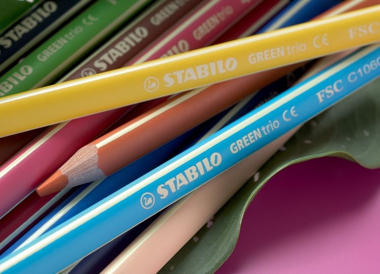 Produktbild: STABILO Umweltfreundlicher Dreikant-Buntstift -   GREENtrio - 12er Pack - mit 12 verschiedenen Farben