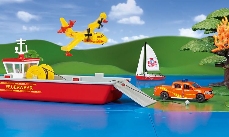 Produktbild: Siku 2117 Feuerwehr Arbeitsboot