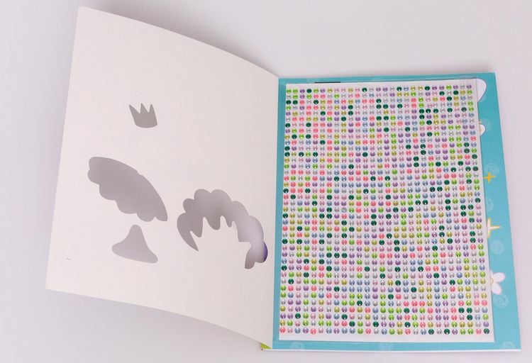 Produktbild: Mein Malbuch mit bunten Glitzersteinen. Im Feenwald (Mit &uuml;ber 1.000 Glitzersteinen)