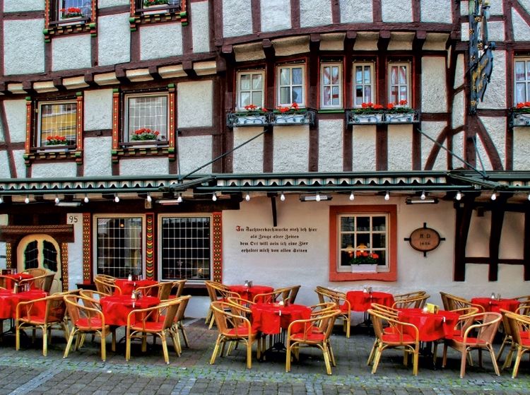 Produktbild: Bernkastel Kues - F&uuml;r das Wohl wird reichlich gesorgt (Puzzle)