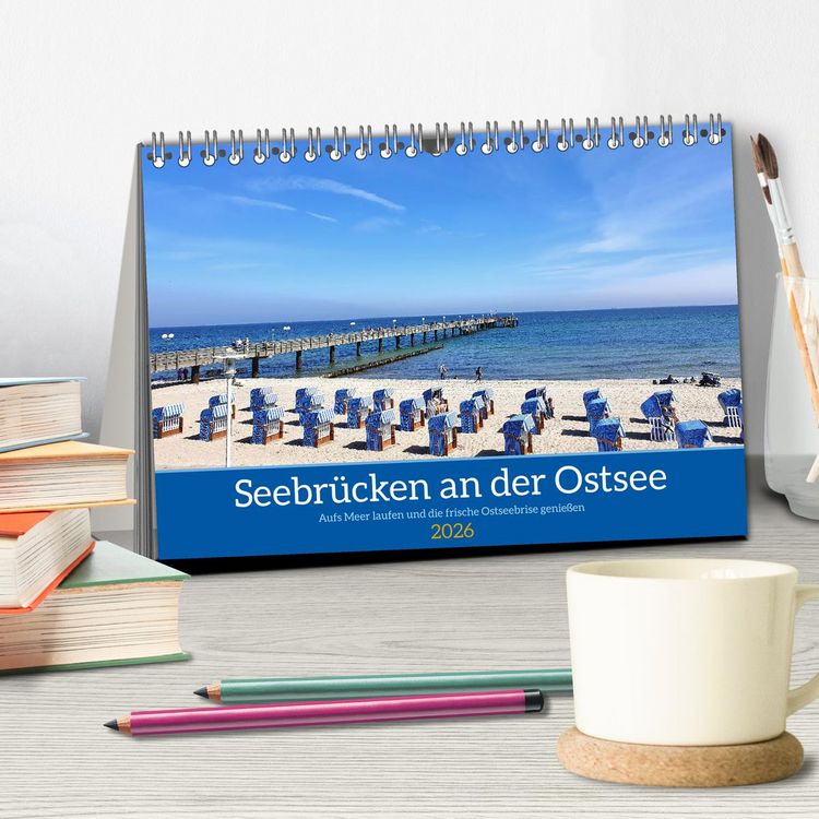 Produktbild: Seebr&uuml;cken an der Ostsee - Aufs Meer laufen und die frische Ostseebrise genie&szlig;en (Tischkalender 2026 DIN A5 quer), CALVENDO Monatskalender