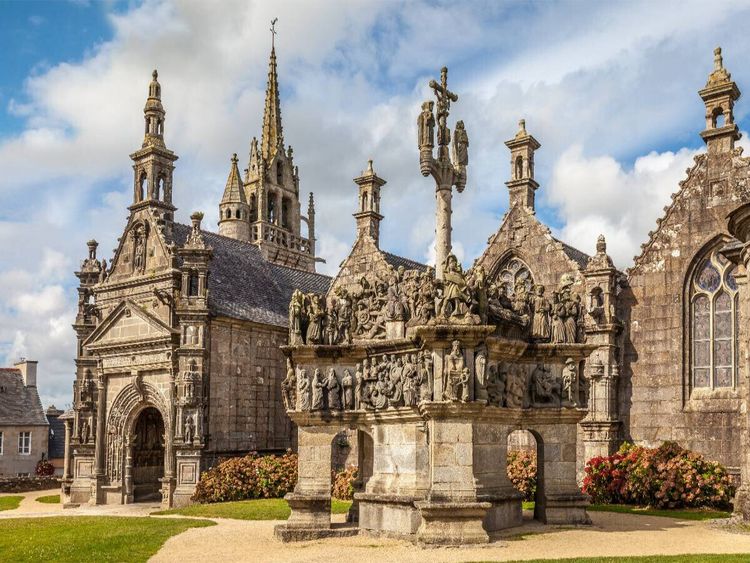 Produktbild: CALVENDO Puzzle Pfarrei Lampaul-Guimiliau in der Bretagne, Frankreich | 1000 Teile Lege-Gr&ouml;&szlig;e 64x48cm Foto-Puzzle f&uuml;r gl&uuml;ckliche Stunden