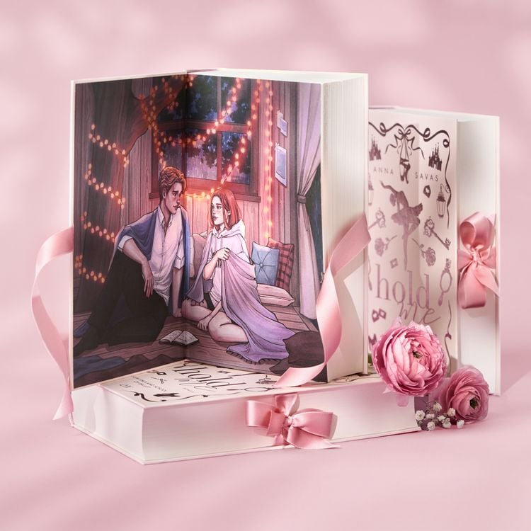Produktbild: Hold Me - New England School of Ballet: Special Edition