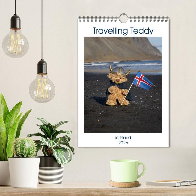 Produktbild: Travelling Teddy in Island (Wandkalender 2026 DIN A4 hoch), CALVENDO Monatskalender