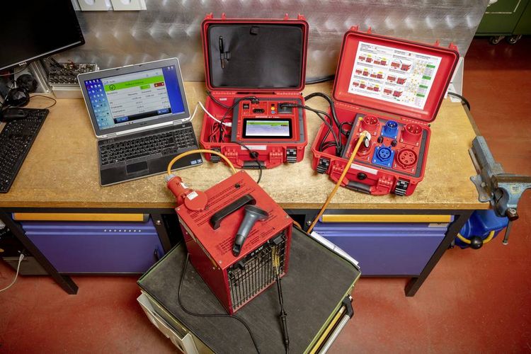 Produktbild: Benning ST 755+ Ger&auml;tetester