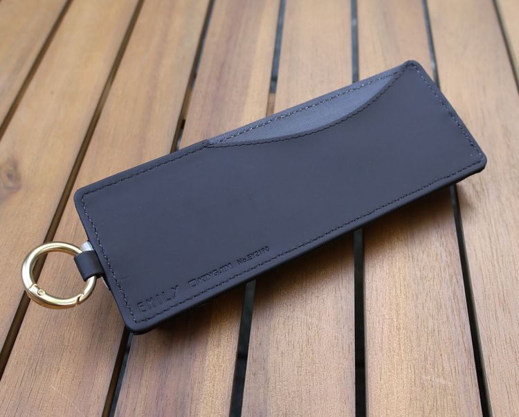Produktbild: EMILY Mesh Federm&auml;ppchen (Black) Flat Pen Case | by KING JIM
