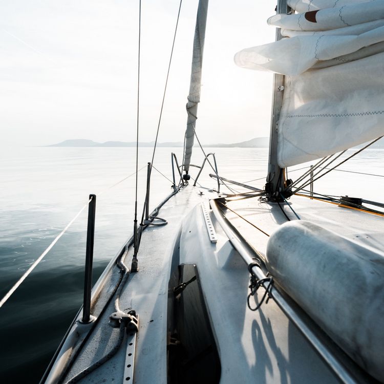 Produktbild: Onboard the yacht