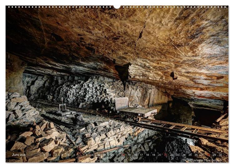 Produktbild: Lost in Decay 2026 - Die &Auml;sthetik des Verfalls (hochwertiger Premium Wandkalender 2026 DIN A2 quer), Kunstdruck in Hochglanz
